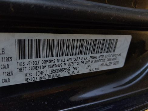 Used 2019 Jeep Cherokee Latitude Plus FWD image 33