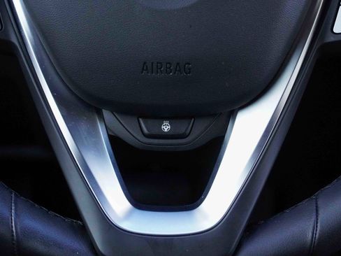 Certified 2025 BMW X4 xDrive30i image 23