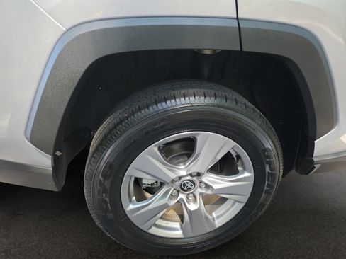 Used 2025 Toyota RAV4 XLE FWD image 43