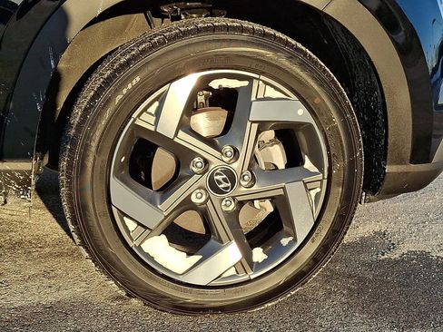 Used 2025 Hyundai Venue SEL image 8