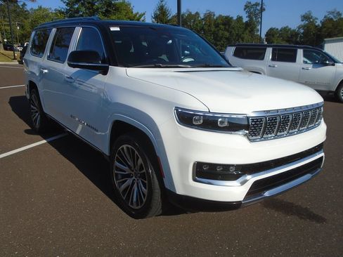 Used 2024 Jeep Grand Wagoneer L Series III image 2