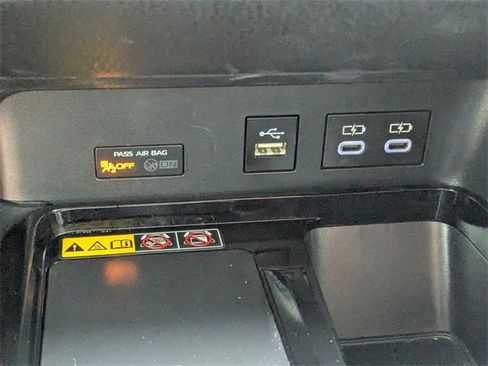 Used 2025 Toyota Camry XSE image 21