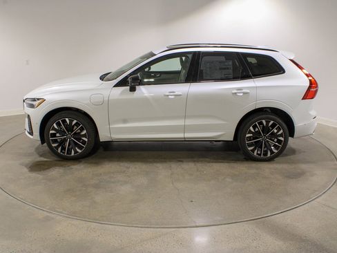 New 2026 Volvo XC60 T8 Ultra w/ Protection Package Premier image 2