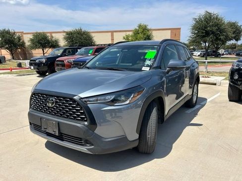 Used 2023 Toyota Corolla Cross LE AWD/4WD image 8