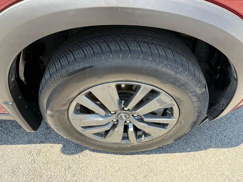 Used 2022 Nissan Pathfinder SV AWD/4WD image 43