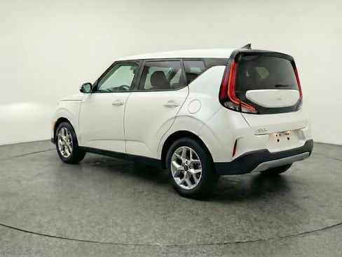 Used 2025 Kia Soul LX w/ LX Technology Package image 6