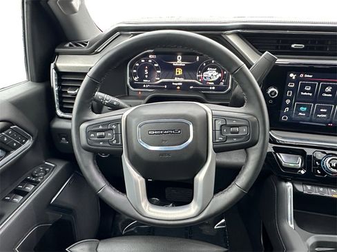 Used 2025 GMC Sierra 2500 Denali image 12