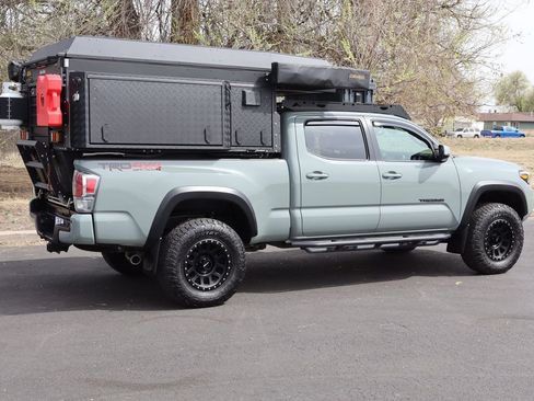 Used 2023 Toyota Tacoma TRD Off-Road w/ TRD Premium Off Road Package AWD/4WD image 4