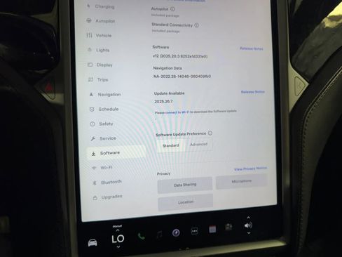 Used 2018 Tesla Model X 75D image 15