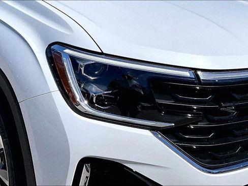 New 2026 Volkswagen Atlas Cross Sport SEL Premium R-Line image 12