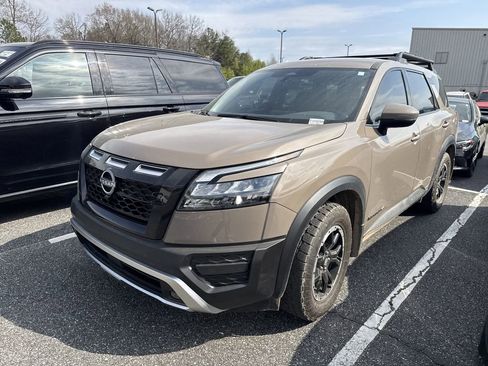 Used 2024 Nissan Pathfinder Rock Creek image 8