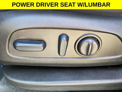 Used 2023 Chevrolet Equinox LS w/ LS Convenience Package FWD image 11