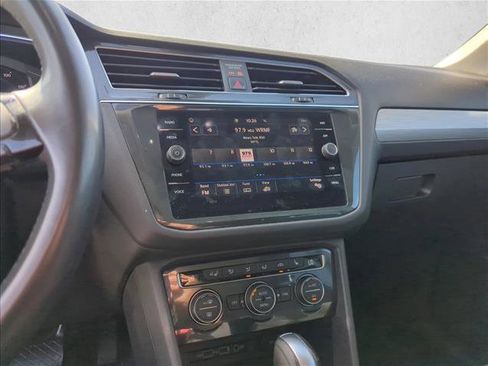 Used 2020 Volkswagen Tiguan SEL image 12