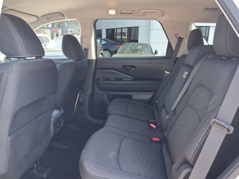 Used 2024 Nissan Pathfinder SV FWD image 12