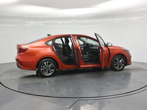Used 2023 Kia Forte LXS FWD image 4