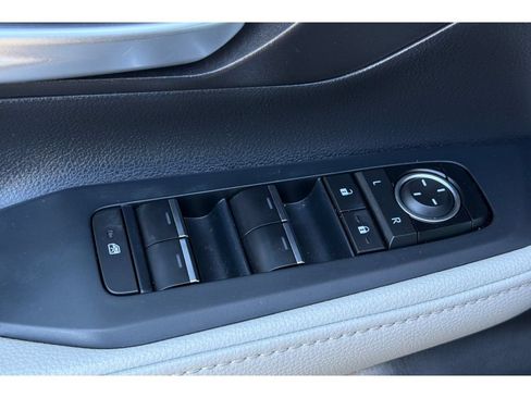 Used 2024 Toyota Grand Highlander AWD Hybrid image 12