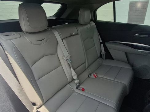 Used 2019 Cadillac XT4 Luxury w/ Cold Weather Package AWD/4WD image 5