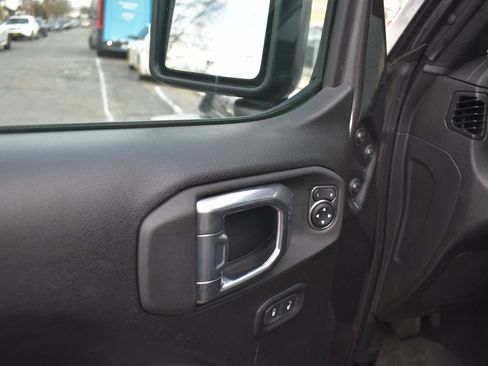 Used 2023 Jeep Wrangler Willys image 14