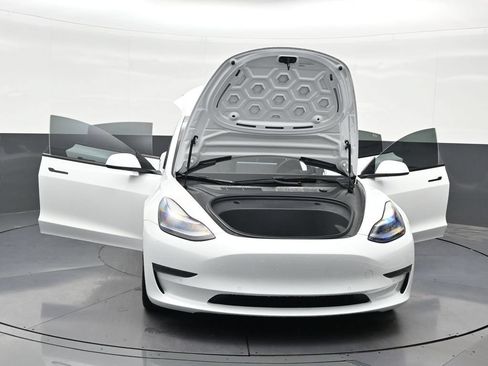 Used 2022 Tesla Model 3 Standard Range RWD image 35