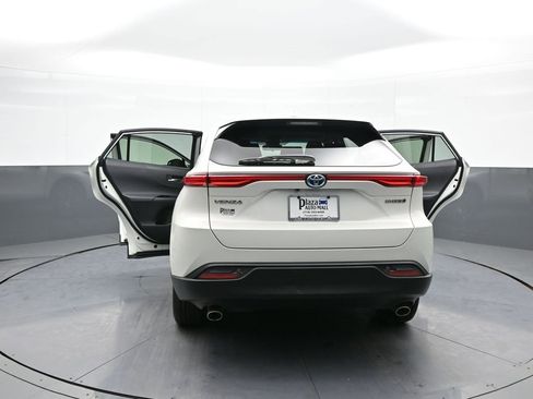 Certified 2021 Toyota Venza LE image 47