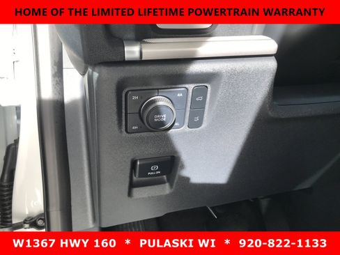 Used 2025 Ford Expedition Max Active AWD/4WD image 14