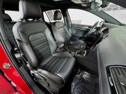 Used 2020 Volkswagen GTI SE image 28