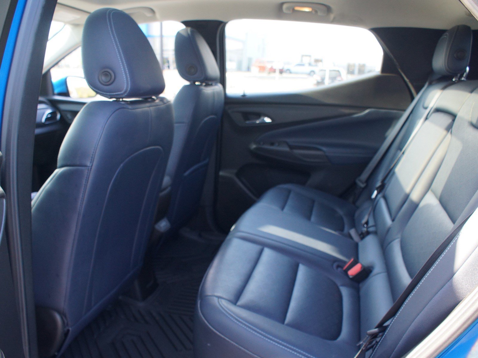 Used 2022 Chevrolet Bolt EUV Premier w/ Sun & Sound Package FWD image 16