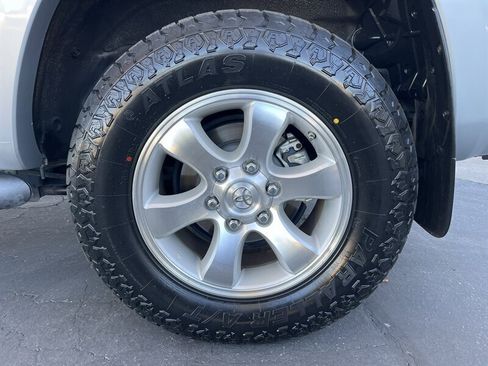 Used 2006 Toyota 4Runner SR5 image 19