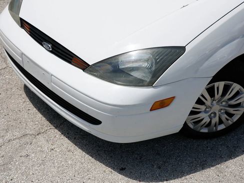 Used 2004 Ford Focus SE FWD image 16