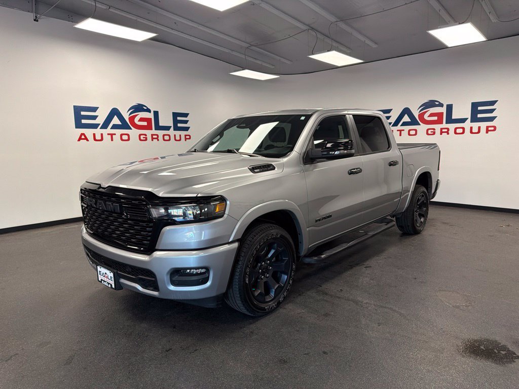 Used 2025 RAM 1500 Big Horn AWD/4WD image 4