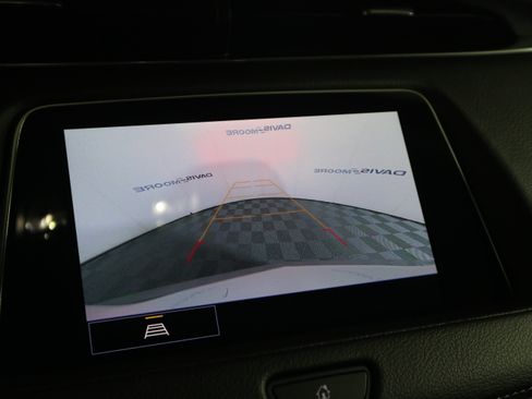 Used 2023 Cadillac XT4 Luxury w/ Cold Weather Package FWD image 24