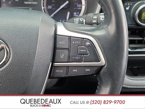 Used 2022 Toyota Highlander XLE FWD image 14