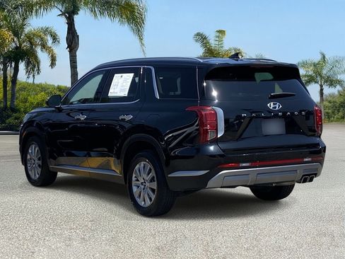 Used 2024 Hyundai Palisade SEL FWD image 3