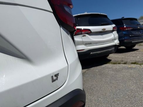 Used 2024 Chevrolet Trax LT FWD image 19