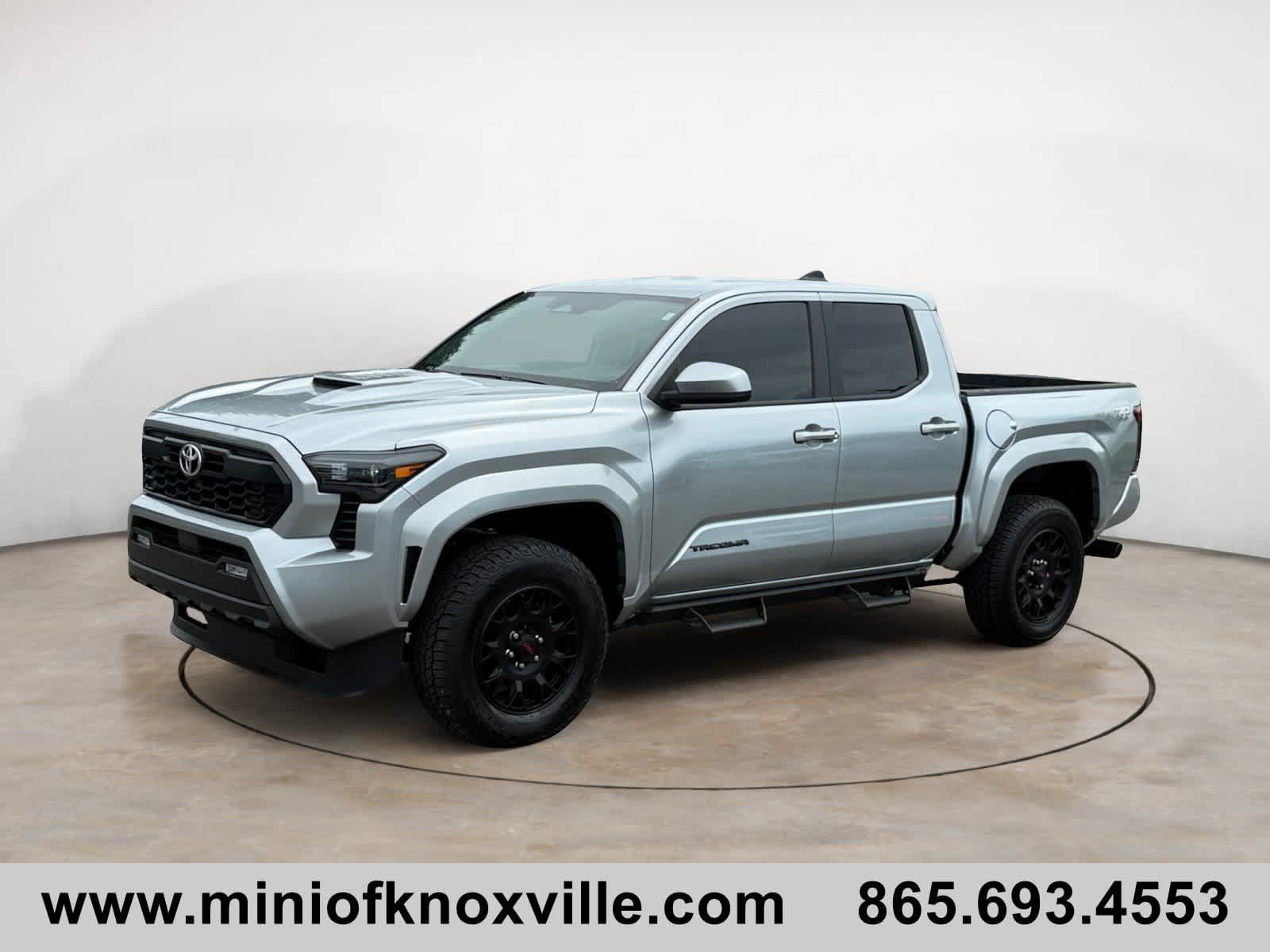 Used 2024 Toyota Tacoma TRD Sport AWD/4WD image 7