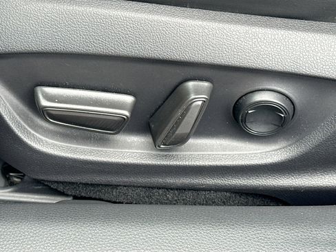 Used 2024 Toyota Prius Limited image 23