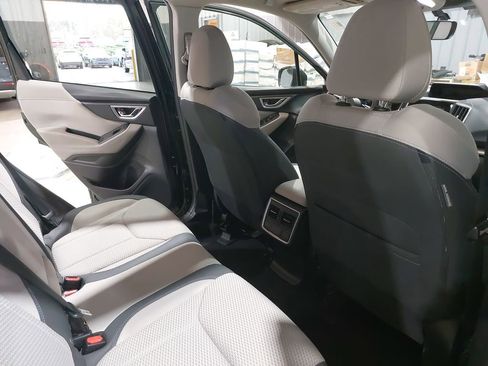 Used 2024 Subaru Forester Premium AWD/4WD image 11