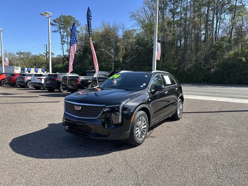 Used 2024 Cadillac XT4 Premium Luxury image 12
