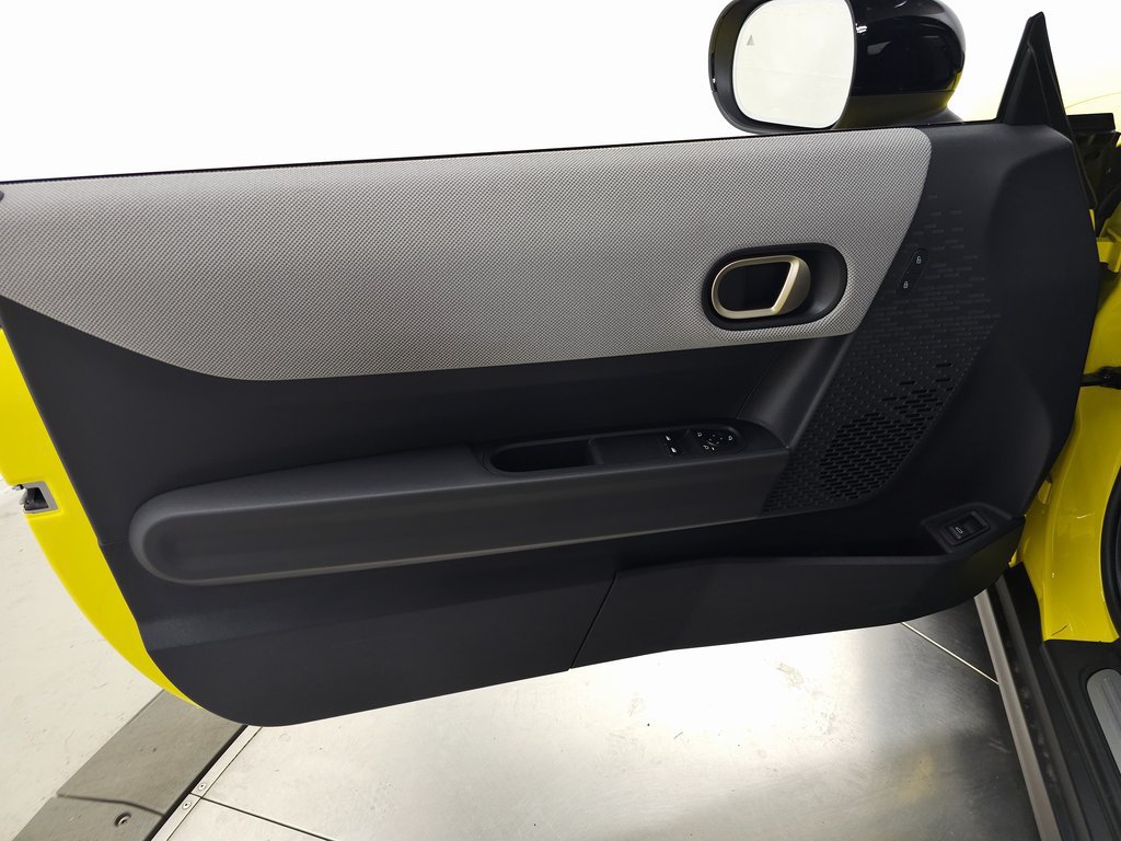 Used 2025 MINI Cooper S FWD image 9