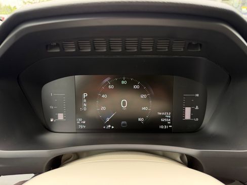Used 2019 Volvo XC90 T5 Momentum w/ Protection Package Premier FWD image 19