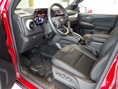 Used 2024 Chevrolet Colorado LT w/ LT Convenience Package III AWD/4WD image 9