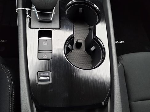 Used 2023 Nissan Rogue S FWD image 11