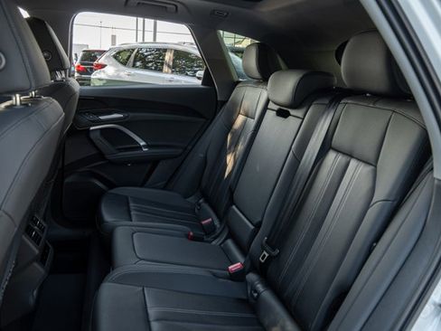 Used 2025 Audi Q5 Premium w/ Convenience Package AWD/4WD image 18