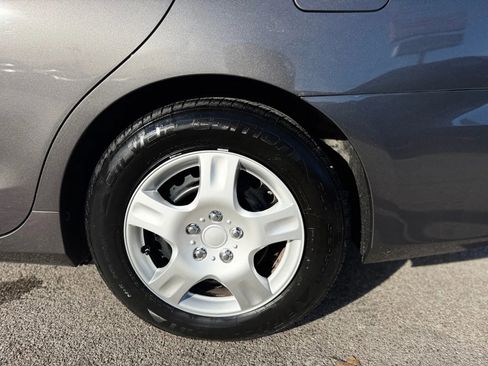 Used 2015 Toyota Camry LE FWD image 26