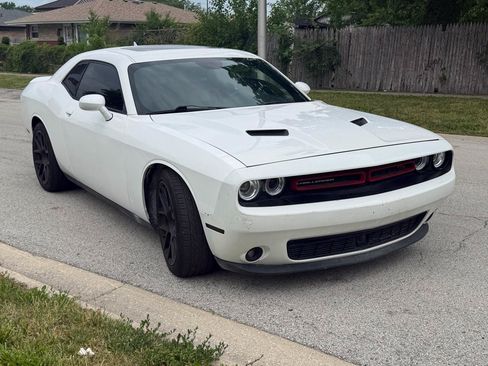 Used 2015 Dodge Challenger R/T Plus RWD image 3
