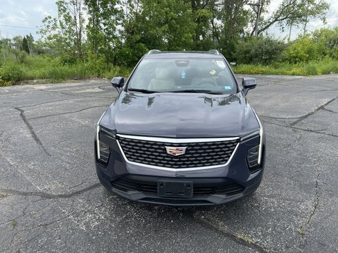 Used 2024 Cadillac XT4 Luxury w/ Cold Weather Package AWD/4WD image 2