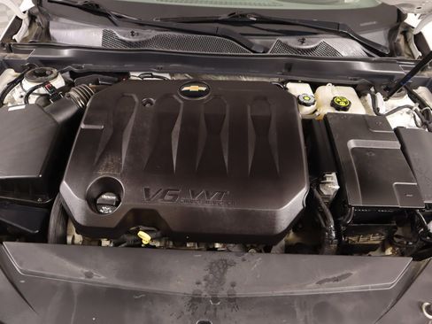 Used 2019 Chevrolet Impala LT FWD image 18