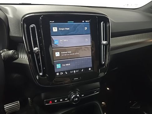 Used 2022 Volvo XC40 P8 Recharge Plus image 26