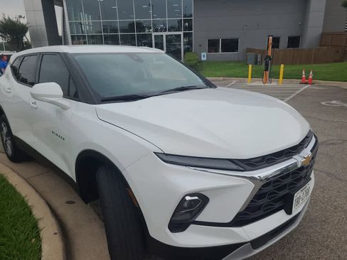 Used 2023 Chevrolet Blazer LT w/ Driver Confidence Package FWD image 3