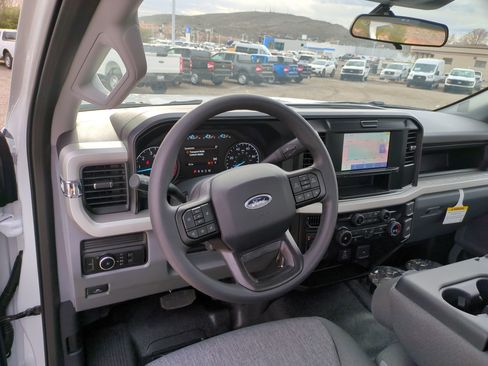 New 2026 Ford F250 XL w/ XL Chrome Package image 10
